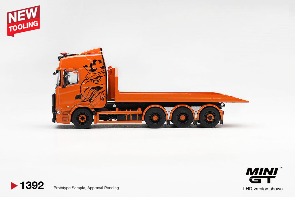 Mini GT SCANIA 770S B8X4NA HOOKLIFT FLATBED ORANG #1392 - Pre-Order