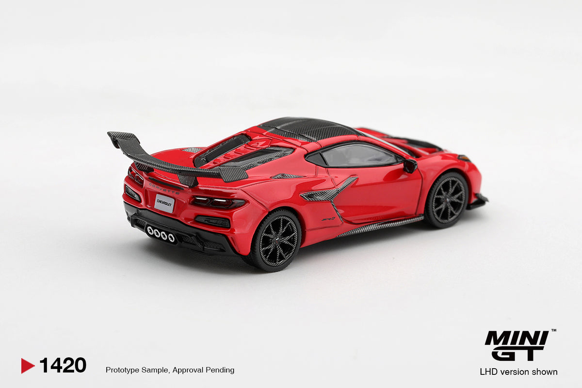 Mini GT CHEVROLET CORVETTE ZR1 TORCH RED #1420 - Pre-Order