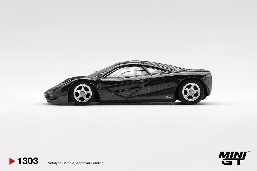 (Pre-Order) Mini GT MCLAREN F1 BLUE BLACK METALLIC #1303 (BOX)