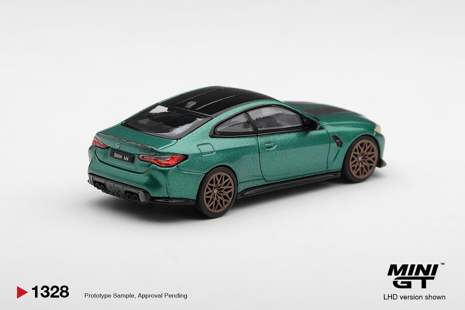 (Pre-Order) Mini GT BMW M4 CS FROZEN ISLE OF MAN GREEN METALLIC #1328 (BOX)