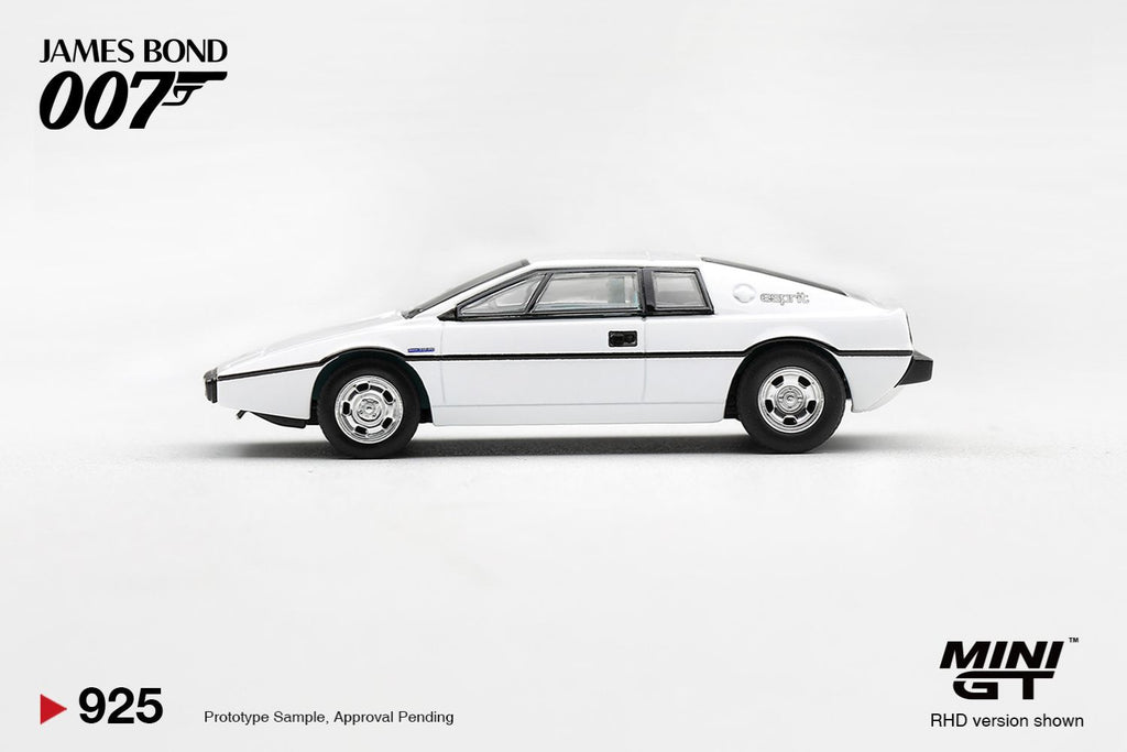 Mini GT LOTUS ESPRIT S1 “THE SPY WHO LOVED ME” ENGLISH  #925-BL - Pre-Order
