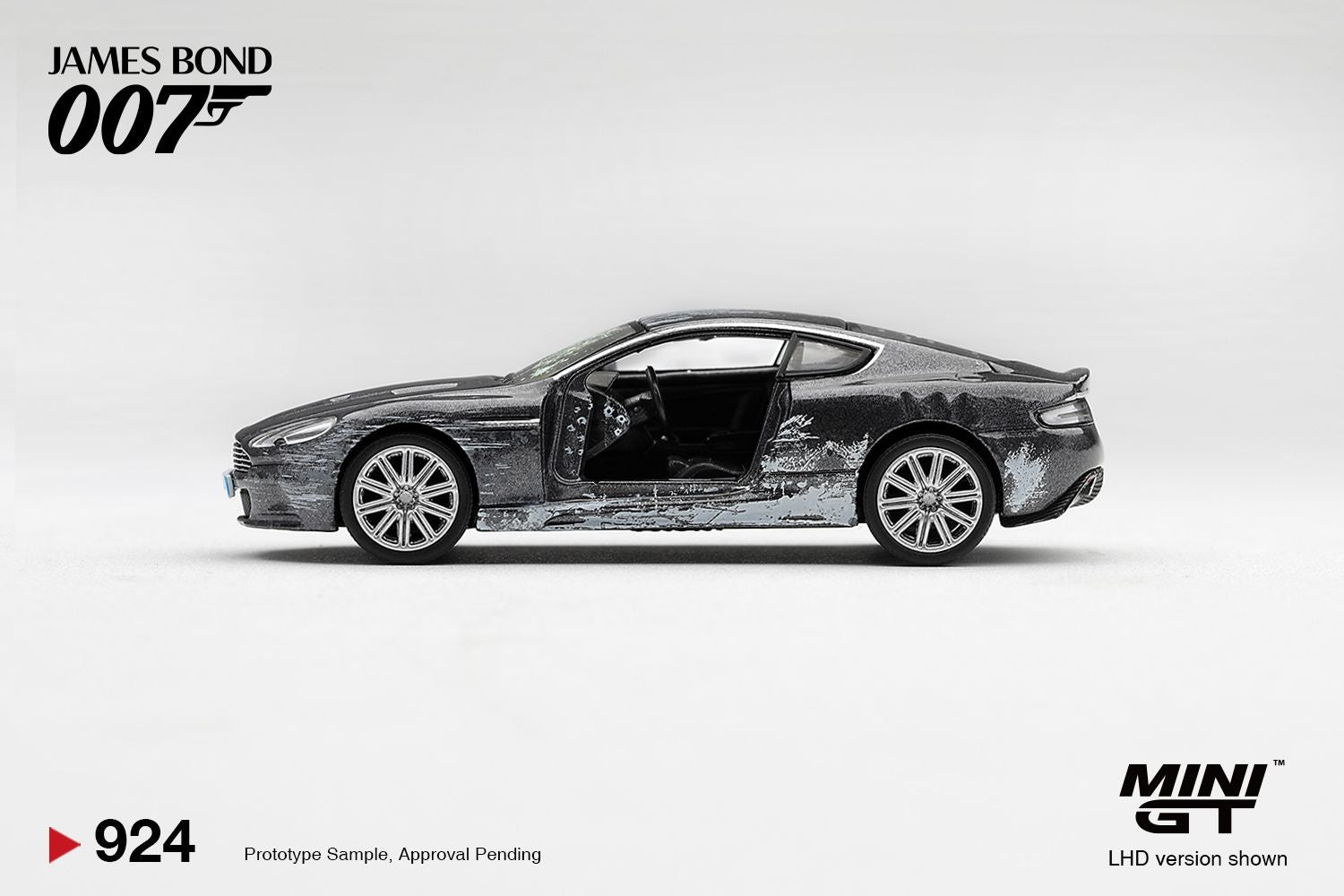Mini GT ASTON MARTIN DBS "QUANTUM OF SOLACE" ENGLISH  #924-BL - Pre-Order