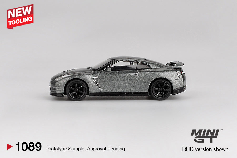 Mini GT NISSAN GT-R 2013 Dark Metal Gray (NISMO R35 CRS Version) # 1089