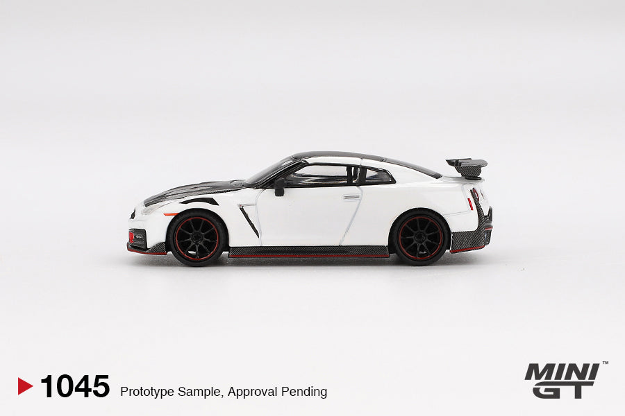 Mini GT Nissan GT-R Nismo 2024 Brilliant White Pearl #1045