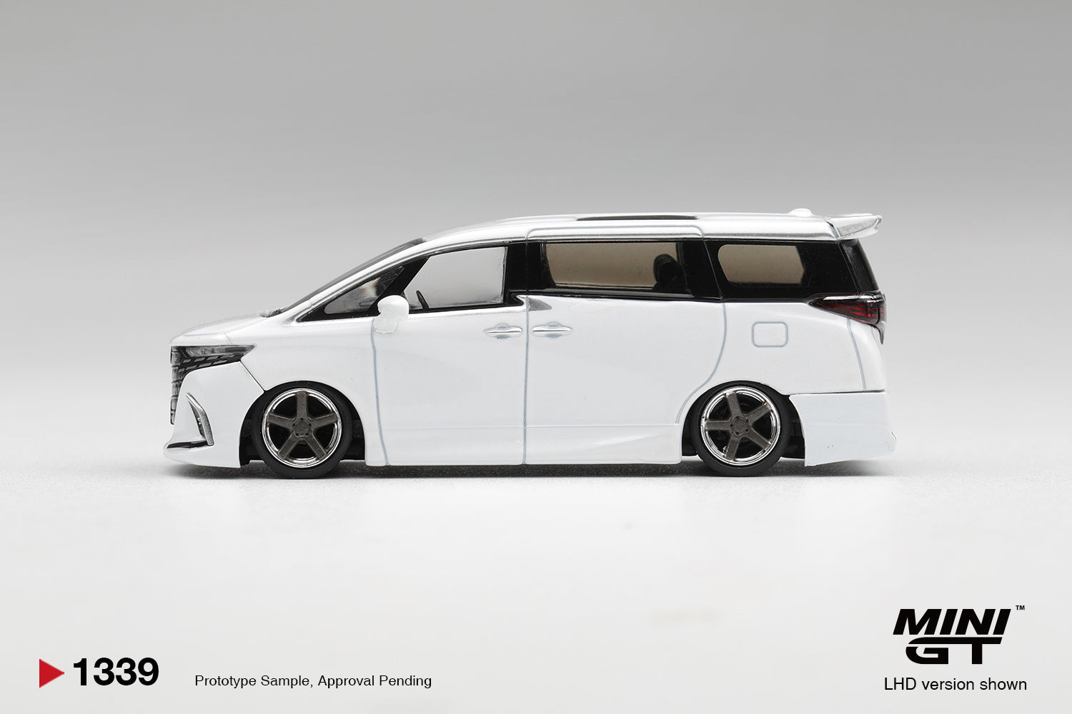 (Pre-Order) Mini GT TOYOTA ALPHARD 40 KUHL WHITE #1339 (BOX)
