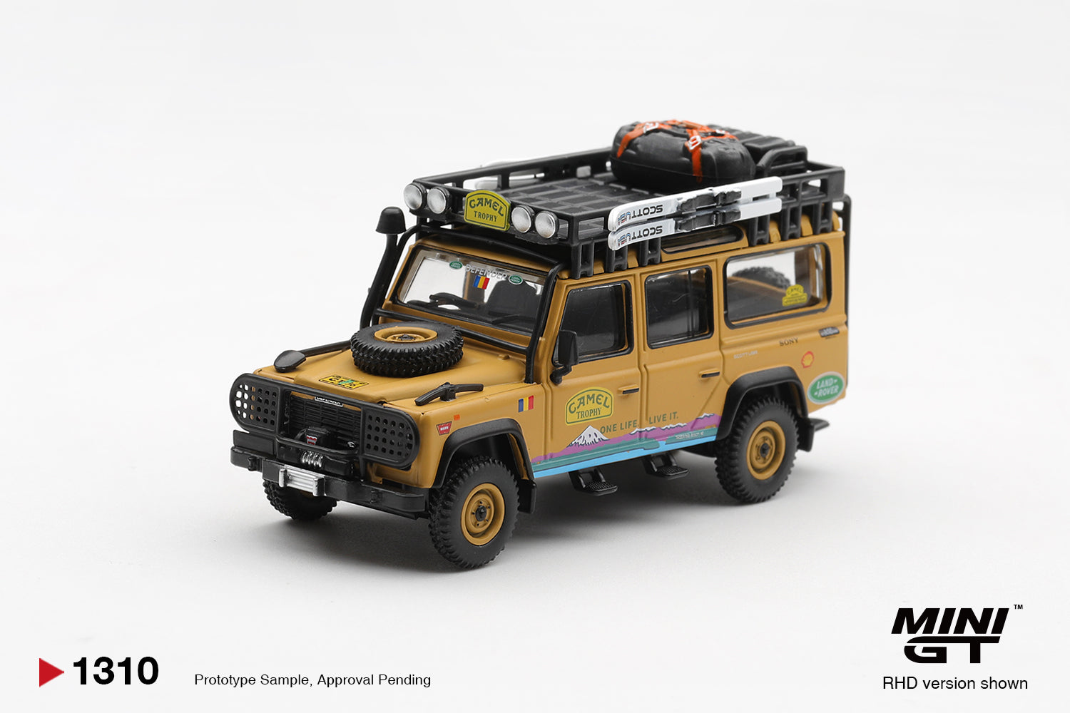 (Pre-Order) Mini GT LAND ROVER DEFENDER 110 1998 CAMEL TROPHY TIERRA DEL FUEGO CT #1310 (BOX)